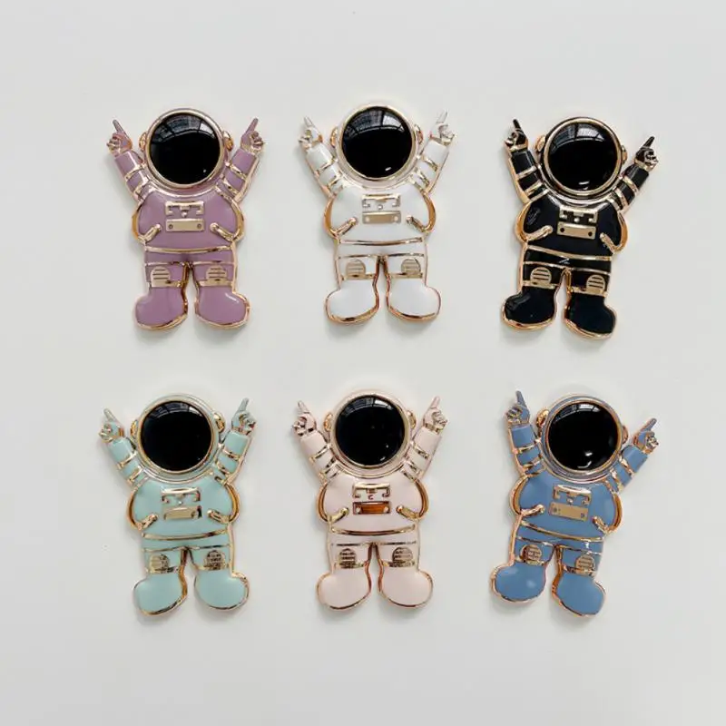 2023 New Cartoon Stand Anime Foldable Desktop Bracket Cute Liquid Quicksand Astronaut Stand Holder Phone Holder