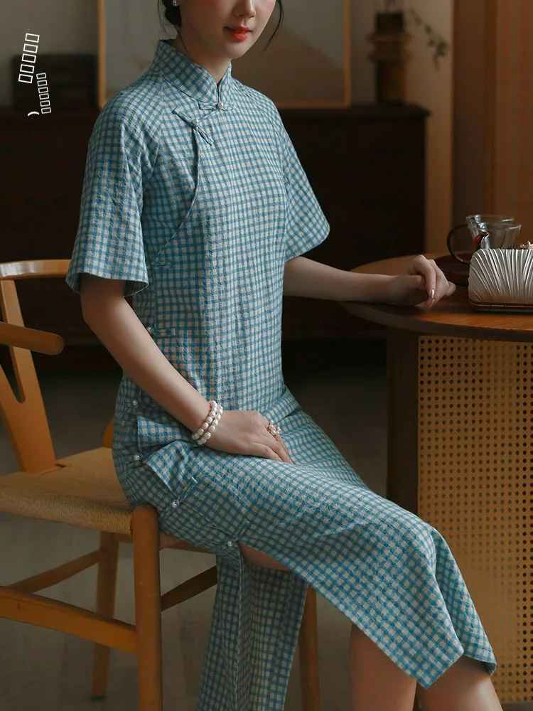 

Новое китайское платье в стиле арт-школы с пуговицами, летнее, с коротким рукавом, в клетку, дышащее, с низким разрезом, для повседневной носки