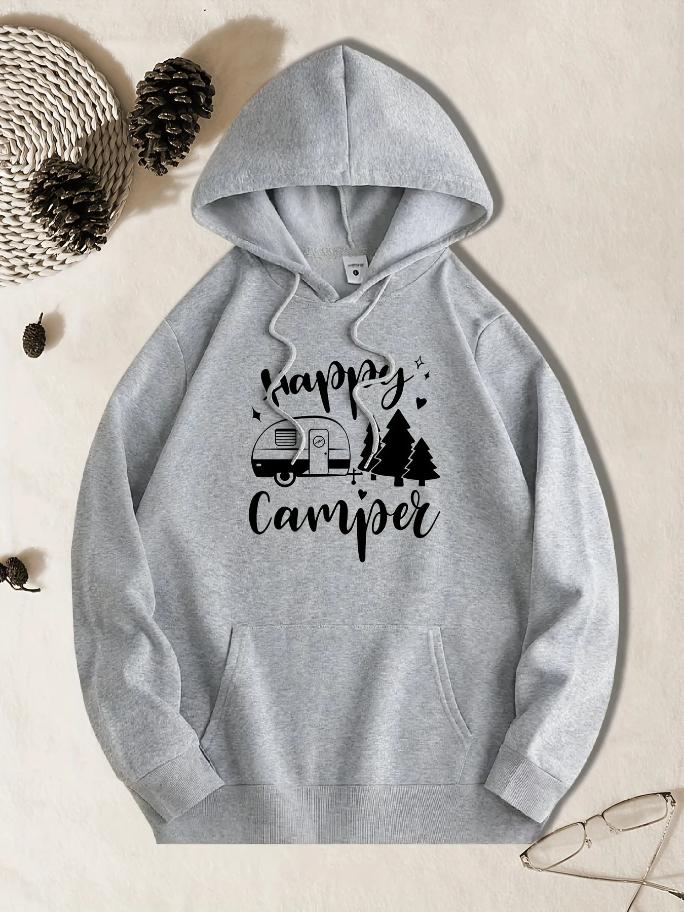 بلوفر بقلنسوة كاجوال مريح للرجال من Happy Camper Print، سويت شيرت عصري بقلنسوة بأكمام طويلة، دافئ مثالي ومتعدد الاستخدامات