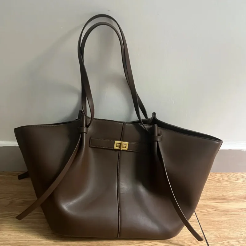 

Brand Wing Shaped Handbag Luxury Gold Lock Buckle Design Tote Bag Women Large Capacity Shopping Bag Elegant Commute Underarm Bag