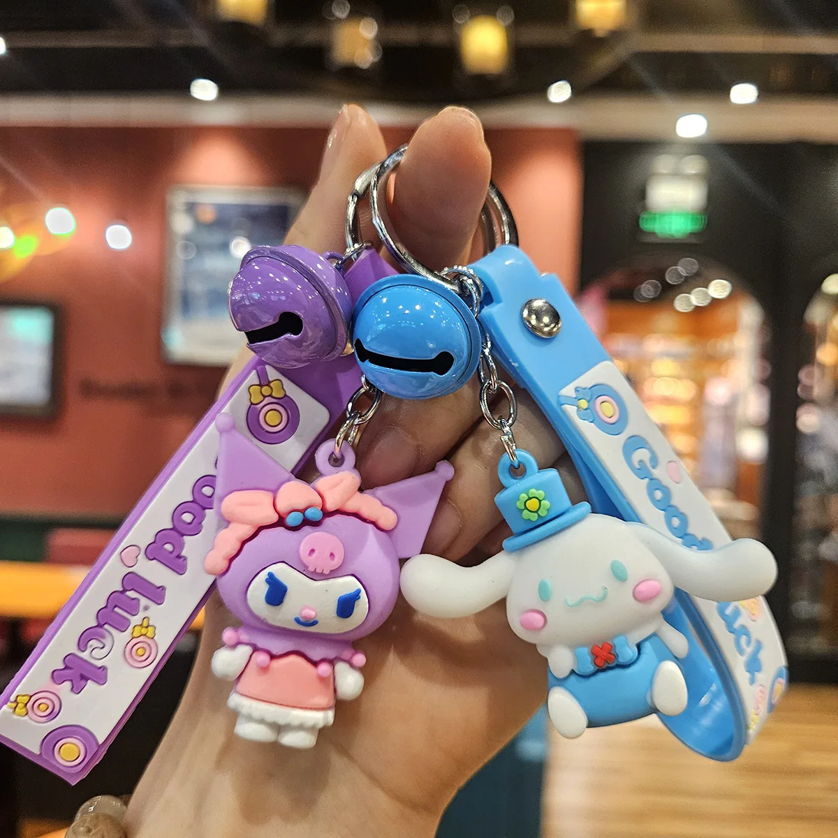 

Miniso Hellokitty Kuromi Cute High Beauty Cartoon Bell Doll Keychain Creative Couple Car Bag Keychain Penda