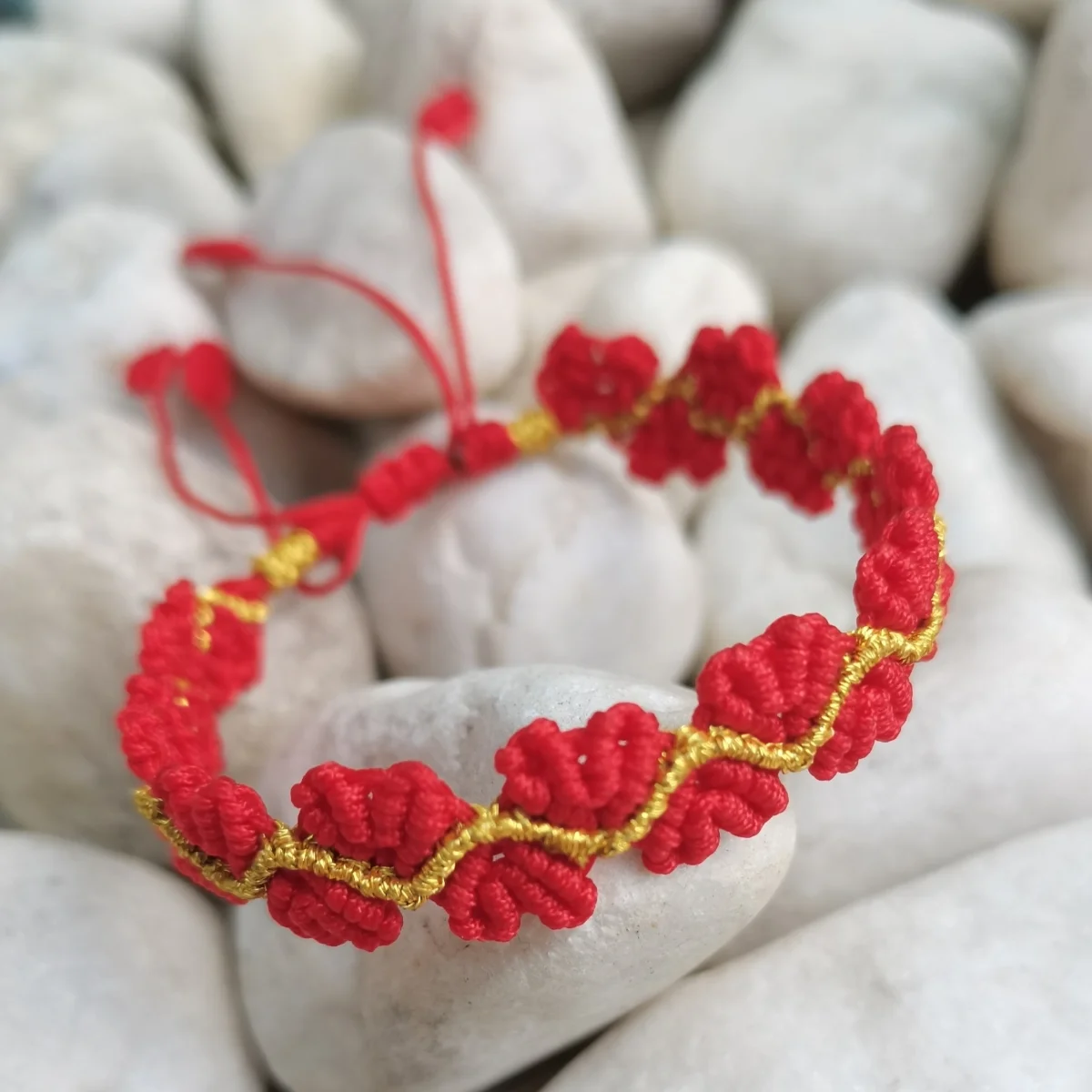 Handcrafted Red Heart Bracelet - Personalized Braided Color Blocking Accessory for Women