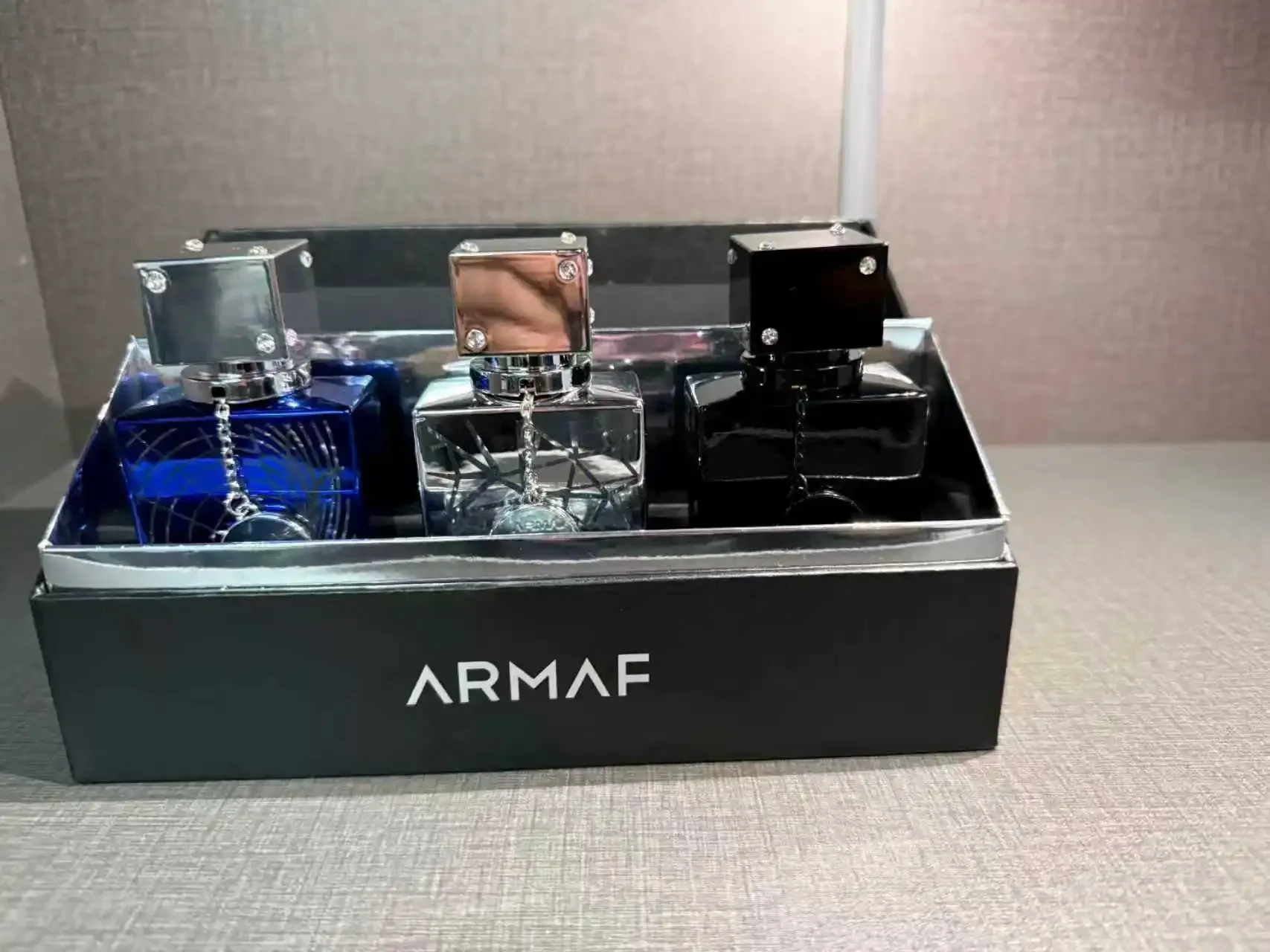 

Luxury Men’s Cologne Gift Set, 4PCS 100ml, Floral Fruity Scent, Long Lasting, Valentine’s Gift