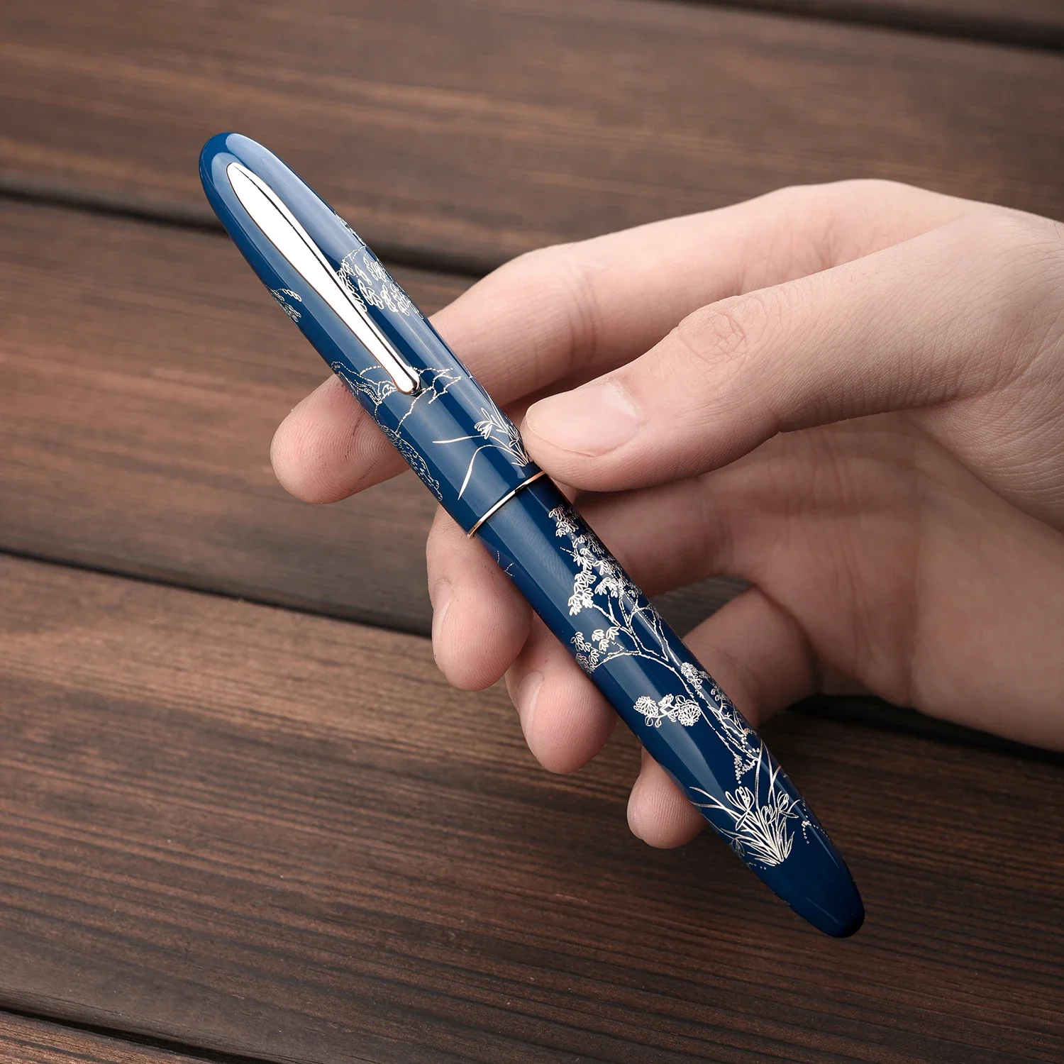 Hongdian N23 Stylo-plume lapin rouge, pointe extra fine en iridium, bordure dorée, design sculpté lapin porte-bonheur du Nouvel An, stylo d'écriture lisse avec convertisseur et boîte à stylos en métal
