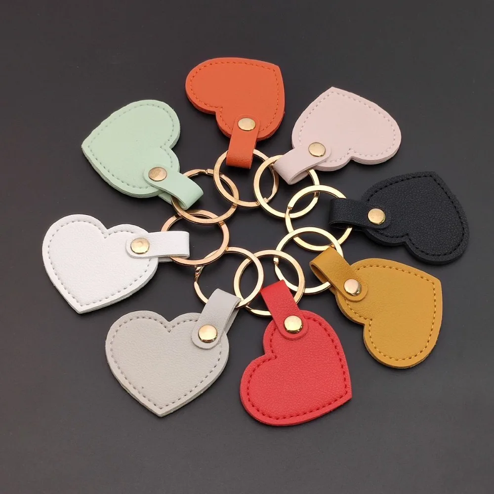 

Кожаный брелок-сердечко, креативный цветной аксессуар для автомобиля, маленькое украшение для сумки, изысканное ювелирное изделие