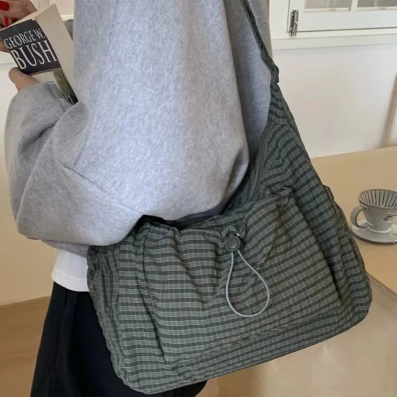 Korean Nylon Shoulder Bags Fashion Simple Plaid Zipper Tote Drawstring Pleated Cloud Bags New Commuter Crossbody Shoulder Bags