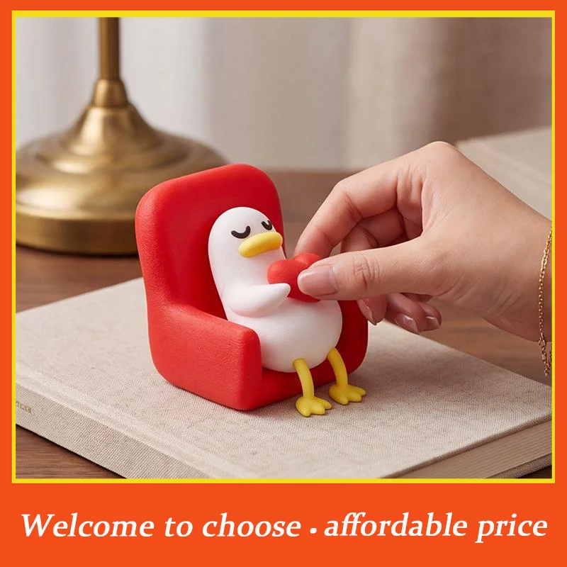 {}1pc Cute Lying Duck With a Funny and Cute Expression, a Small Office Desk Decoration, Creative Animal Shape.