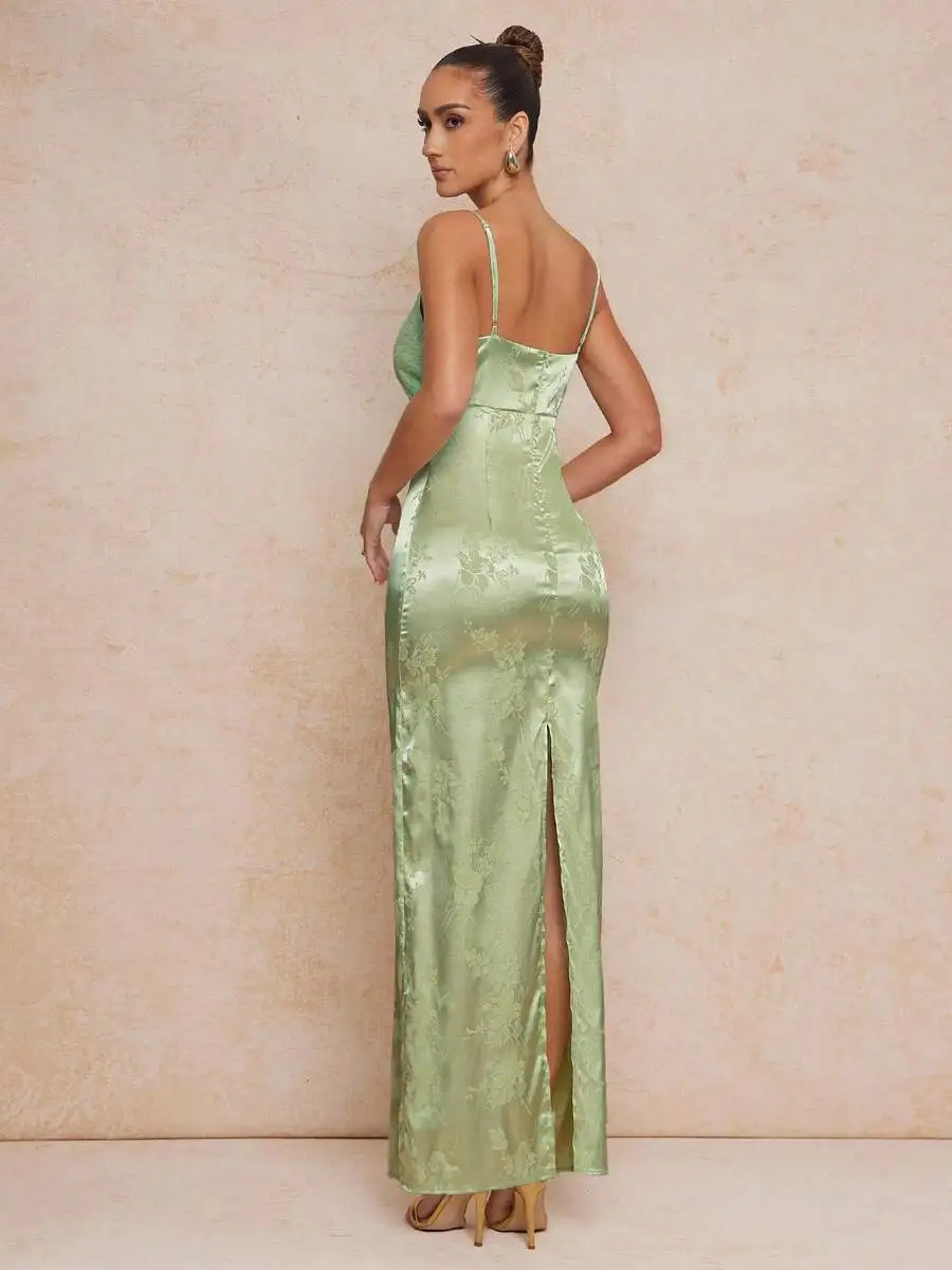 Elegante Vestido Formal Largo hasta el Suelo con Tirantes Finos y Jacquard Floral Verde Salvia para Graduación o Invitada de Boda