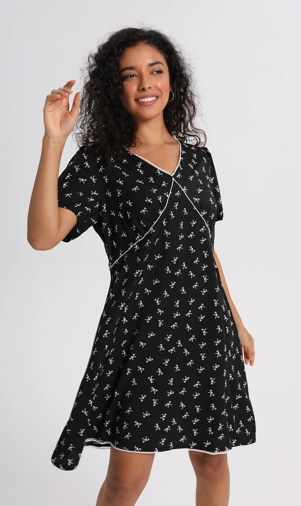 Mini robe de soirée noire dos nu pour femme, camisole croisée florale vintage, manches courtes minces, col en V, été, sexy, mignon, Y2k