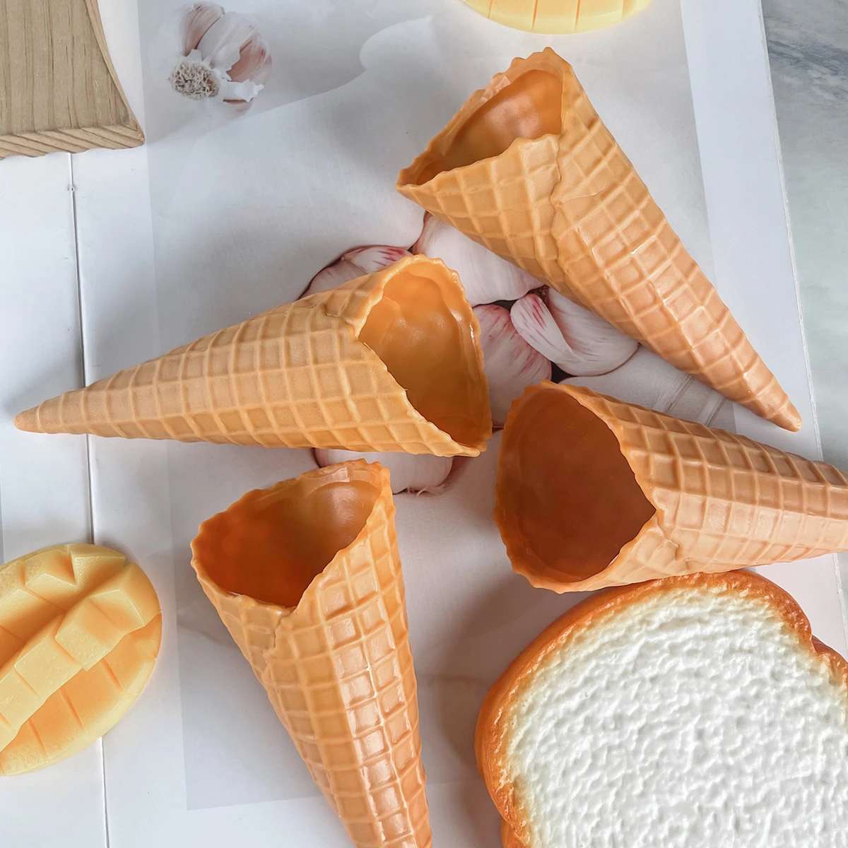 5/10 Stück Künstliche Waffel-Eiscreme-Waffeln – Realistische Simulations-Lebensmittel-Requisite für Bäckerei-Displays, Küchendekoration & Lebensmittelfotografie – Detail 8