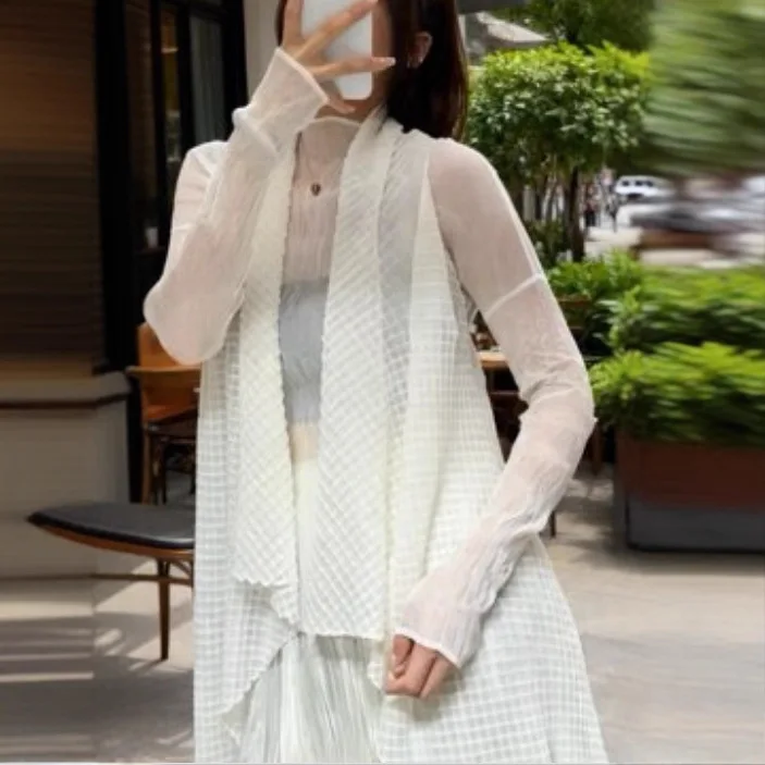 

Miyake Pleated Versatile Simple Small Shirt for Women, Loose and Casual, Sleeveless, Solid Color Jacket, Cardigan, Upper Garment