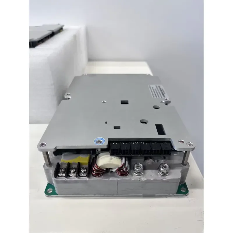 Lincoren Hot Sale 1.5kW 48v 72V Integrated OBC Charger Module LK1040 IP67 for Electric Motorcycle