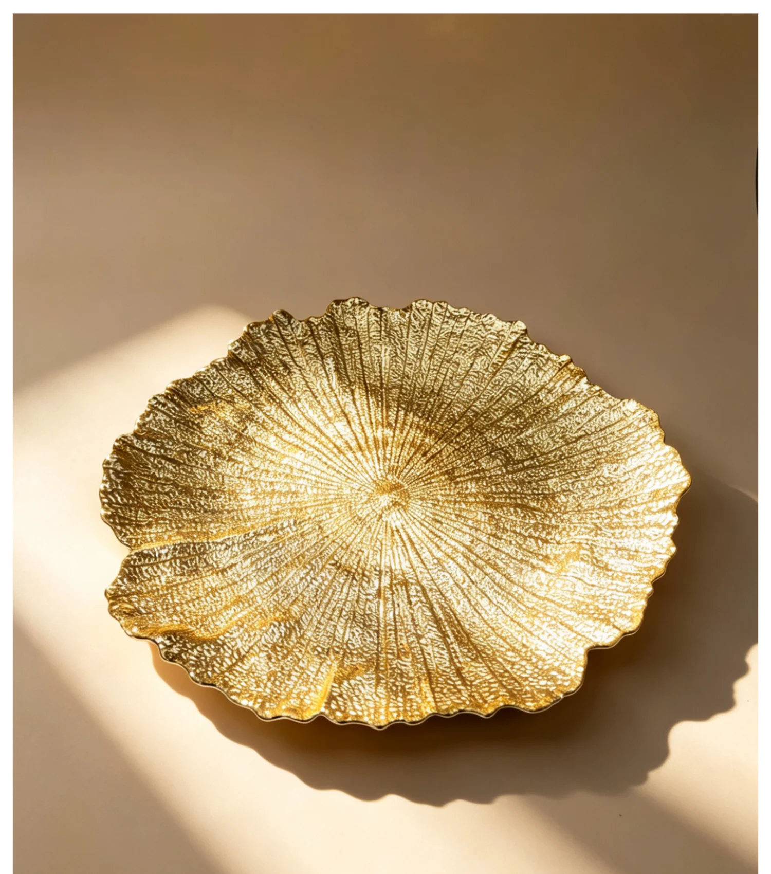 Light Luxury High-end Golden Lotus Leaf Decorative Plate, Gilt Texture Home Living Room Ornament Storage Tray