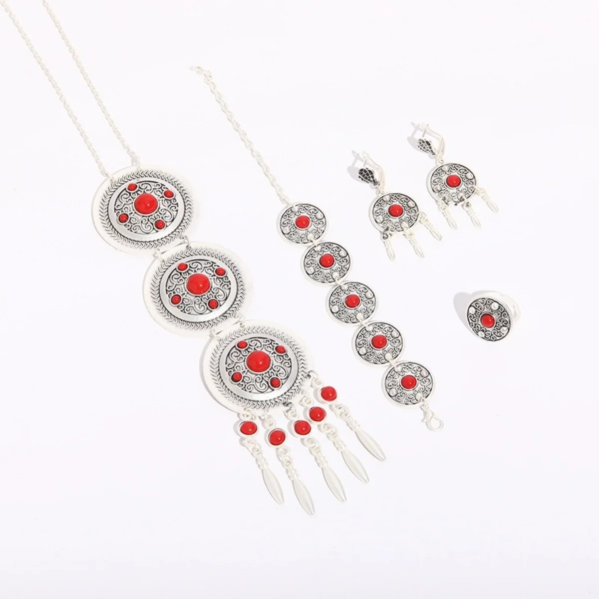 エスニックスタイルのネックレス、ブレスレット、イヤリング、指輪のセット、赤い宝石、フリンジ付きペンダントのブライダルアクセサリーセット