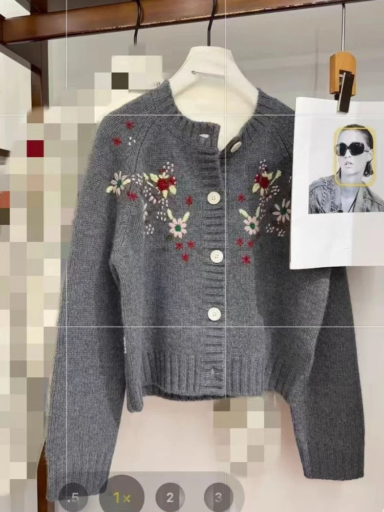 

Новый американский красивый вязаный кардиган в консервативном стиле, милый свитер с цветочной вышивкой, куртка, эстетический трикотаж, зимний милый свитер для девочек