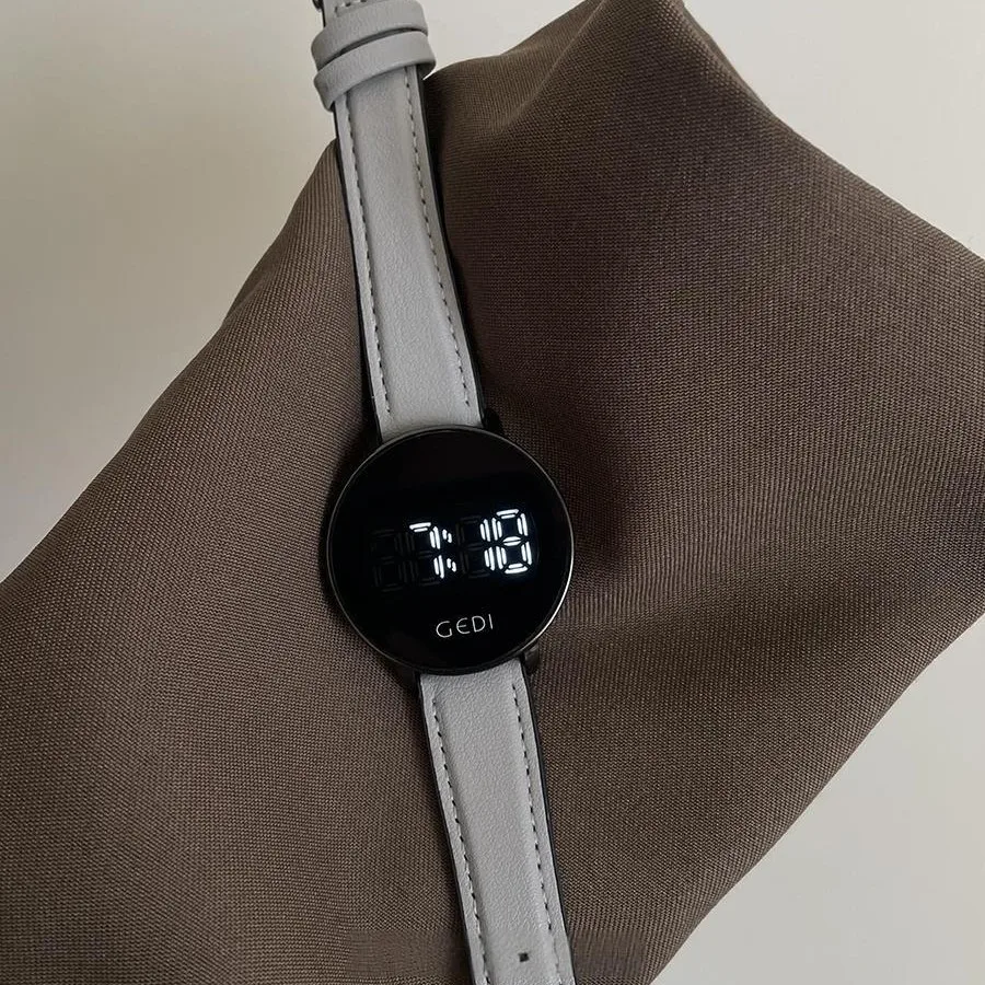 

New Women'S Electronic Watch, Elegant, Simple, Exquisite, Silicone Leather Strap, High-End Quartz Watch, Suitable For Students.