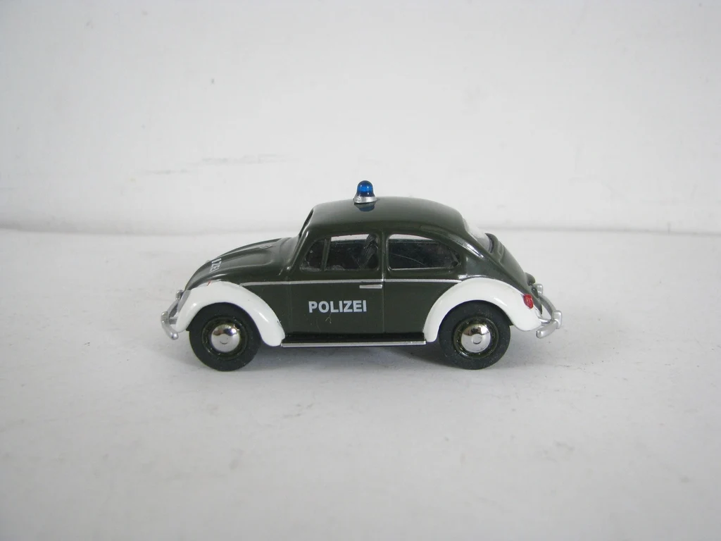 Diecast in scala 1:64 SCHUCO VW Kafer Polizei modello di auto in lega da collezione giocattolo regalo souvenir display ornamento