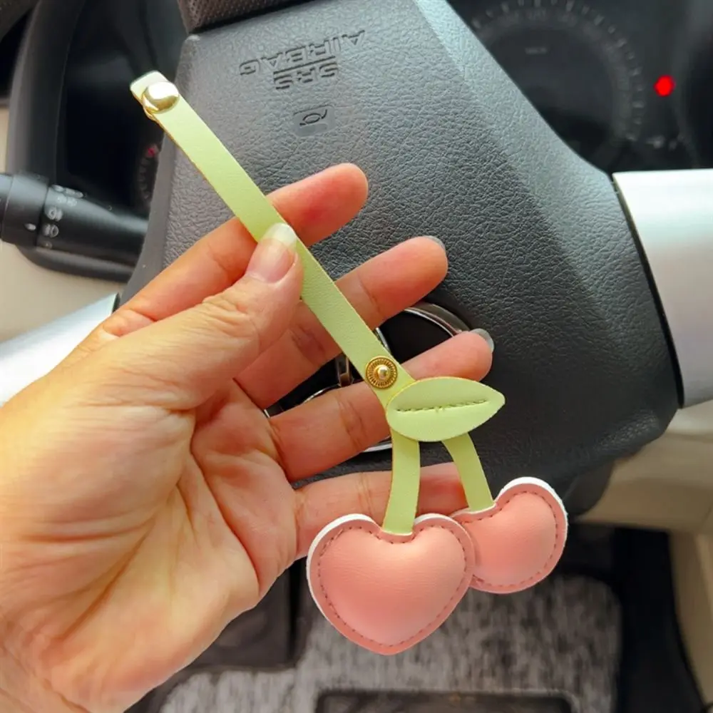Lovely PU Leather Keychain Love Cartoon PU Leather Hanger Car Keyring Fashion Bag Pendant Car Accessory