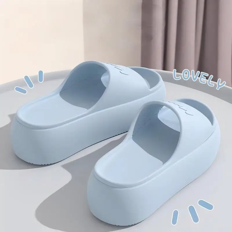 Women's high-end sandals, new popular model, trendy thick-soled home slippers, suitable for outdoor wear on the beach, height-increasing for summer