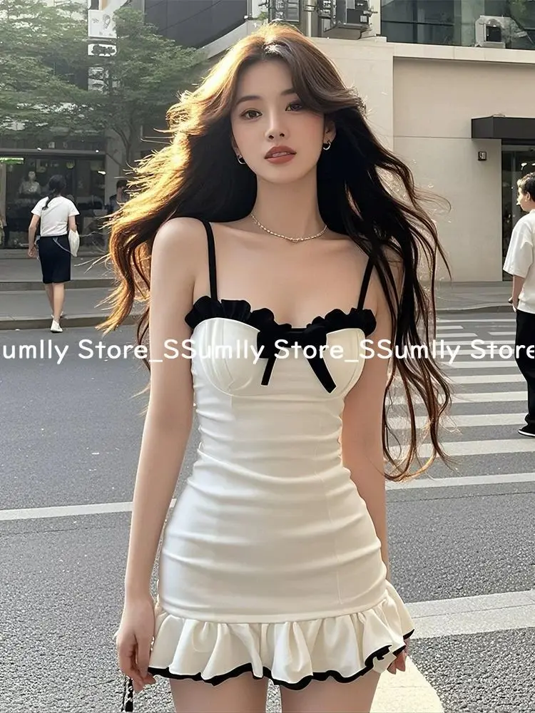 2025 New White French Sexy Bandeau Dress Female Sweet Girl Slim Fungus Lace Hip Dress Summer Korean Fashion Ruched Party Clotges