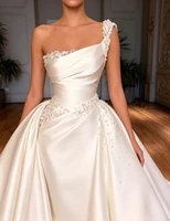 Customized One Shoulder Satin Wedding Dresses 2026 Gorgeous and Elegant Sleeveless Backless Bridal Gown Robe Adorned with Pearls 5