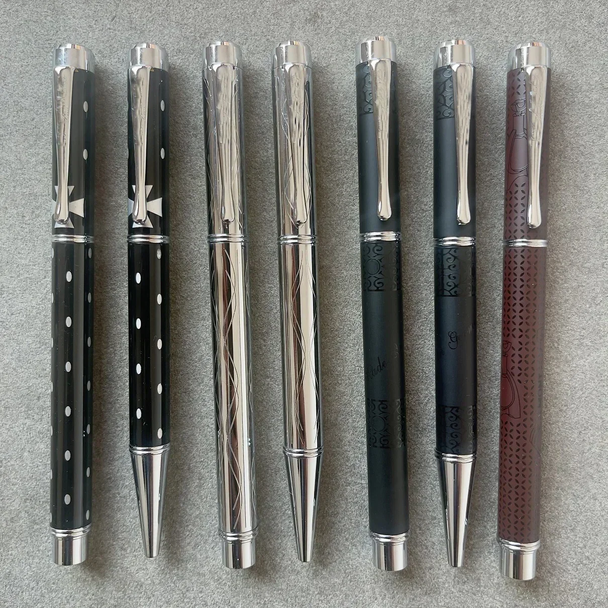 طبعة محدودة فاخرة همنغواي توقيع الكتابة القلم قلم الكرات الدوّارة شعار القلم