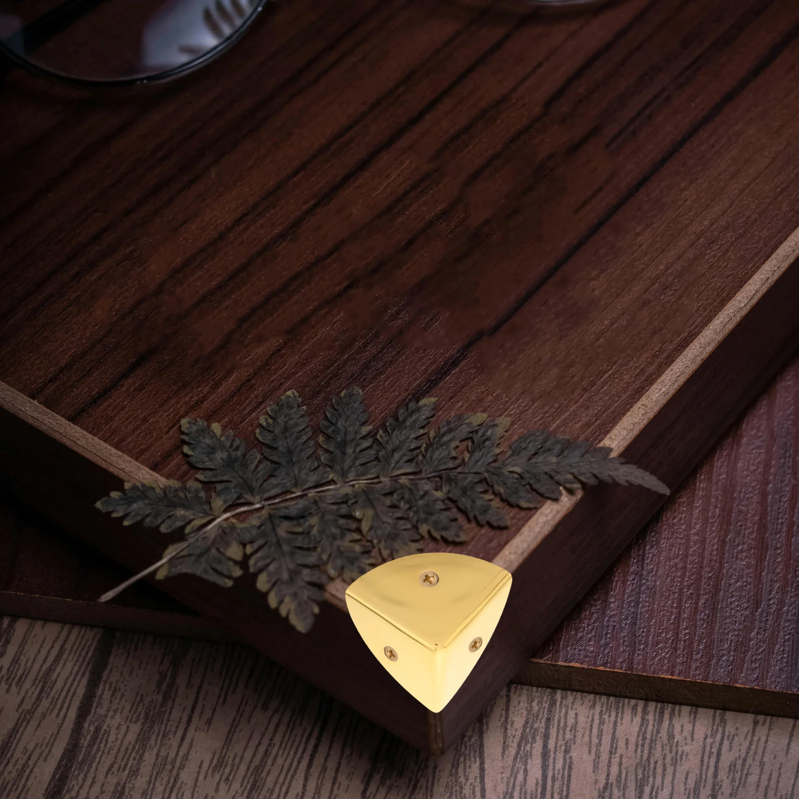 8 قطعة حماة الزوايا المعدنية صندوق مجوهرات حافة الحرس 90 درجة مصدات الحديد لخزانة أثاث الأقواس الواقية #1