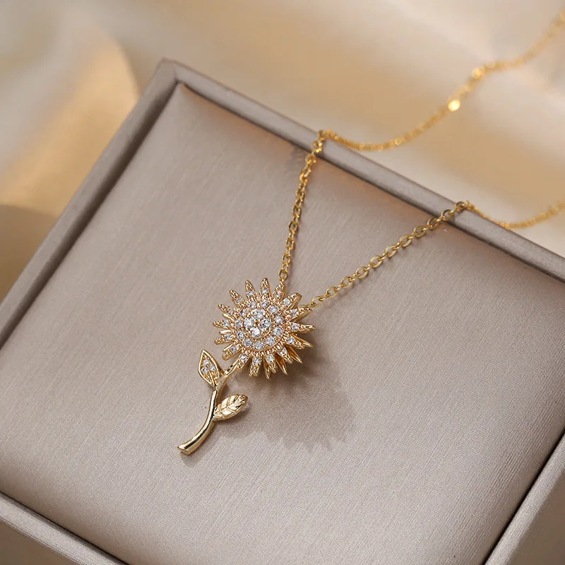 Exquisite Fashion Sun Necklace Classic Personality Rotatable Hope Flower Simple Public Clavicle Chain Pendant