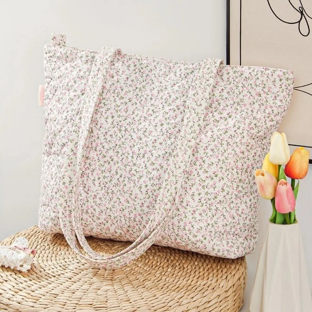 

Fashion Cotton Floral Quilted Handbag Portable Travel Cosmetics Storage Bag Multifunctional Large Capacity Tote Bag Makeup Bag