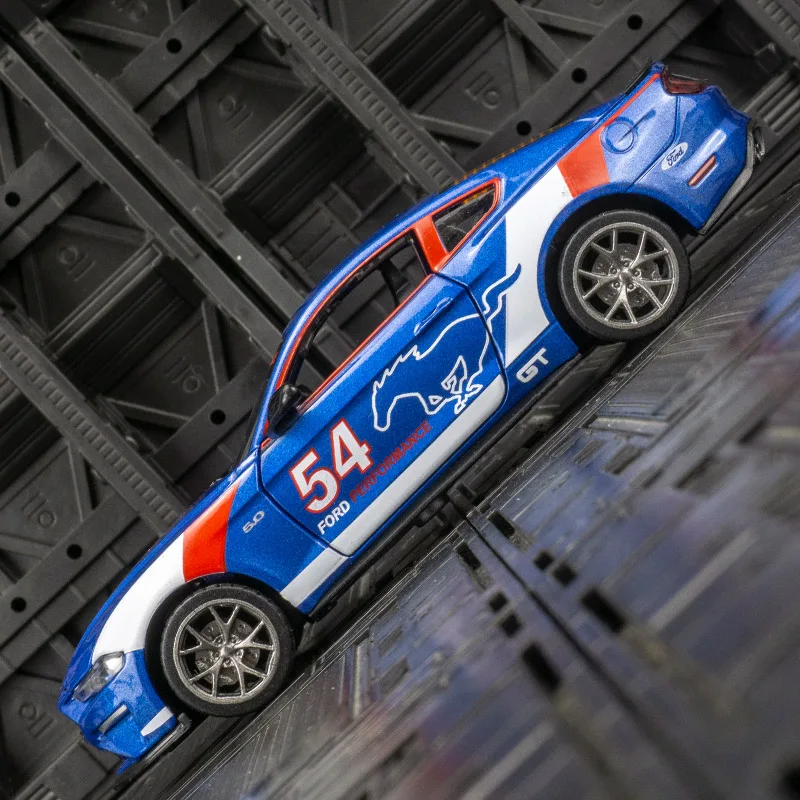 

CCA 1:34 Ford Mustang GT 2018, трековое издание, легкосплавный автомобиль, автомобиль тонкой работы, может подарить в подарок на день рождения друзьям