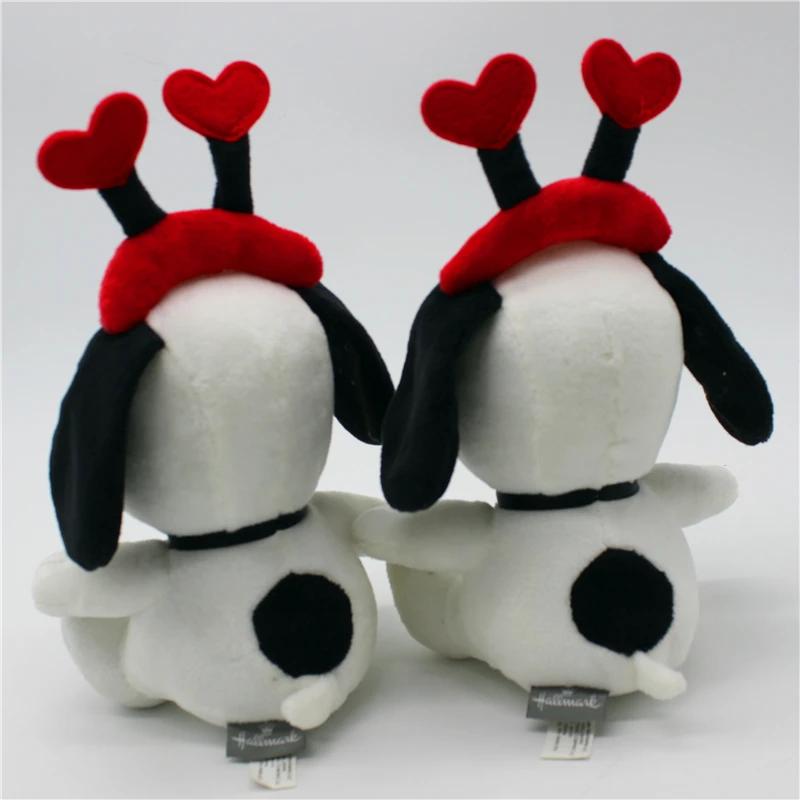 1piece 20CM Peanuts high quality Christmas Snoopy Plush toys Snoopy dog Christmas gift Valentines Gift