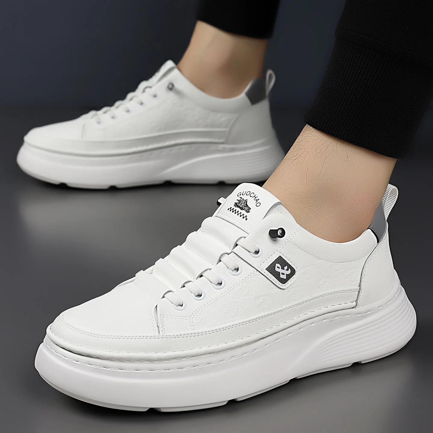 

Men's Board Shoes Fashionable and Casual Soft Leather White Shoes Men's Outdoor Soft Soled Shoes Lightweight and Elastic Shoes