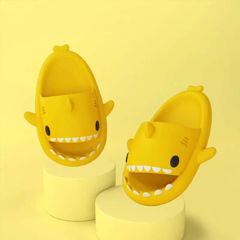 Легкие мягкие тапочки с изображением акулы, женские летние домашние нескользящие дезодоранты для пар, высококачественные мужские сандалии и тапочки MN3