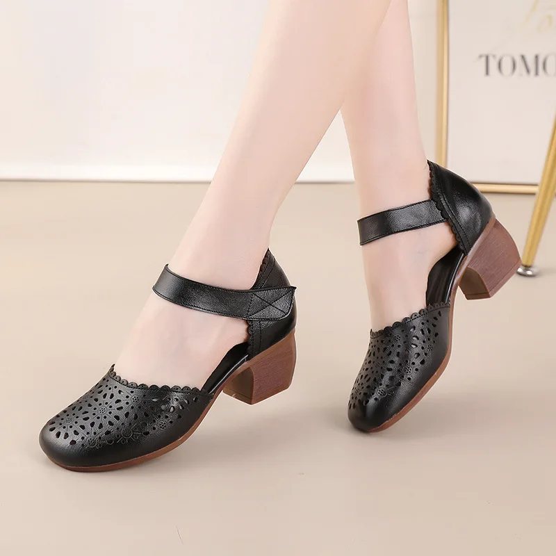 xiuteng 2022 New Middle-aged and Elderly Comfortable Medium Thick Heeled Leather Hollow Mom Sandals Hole Shoes Women