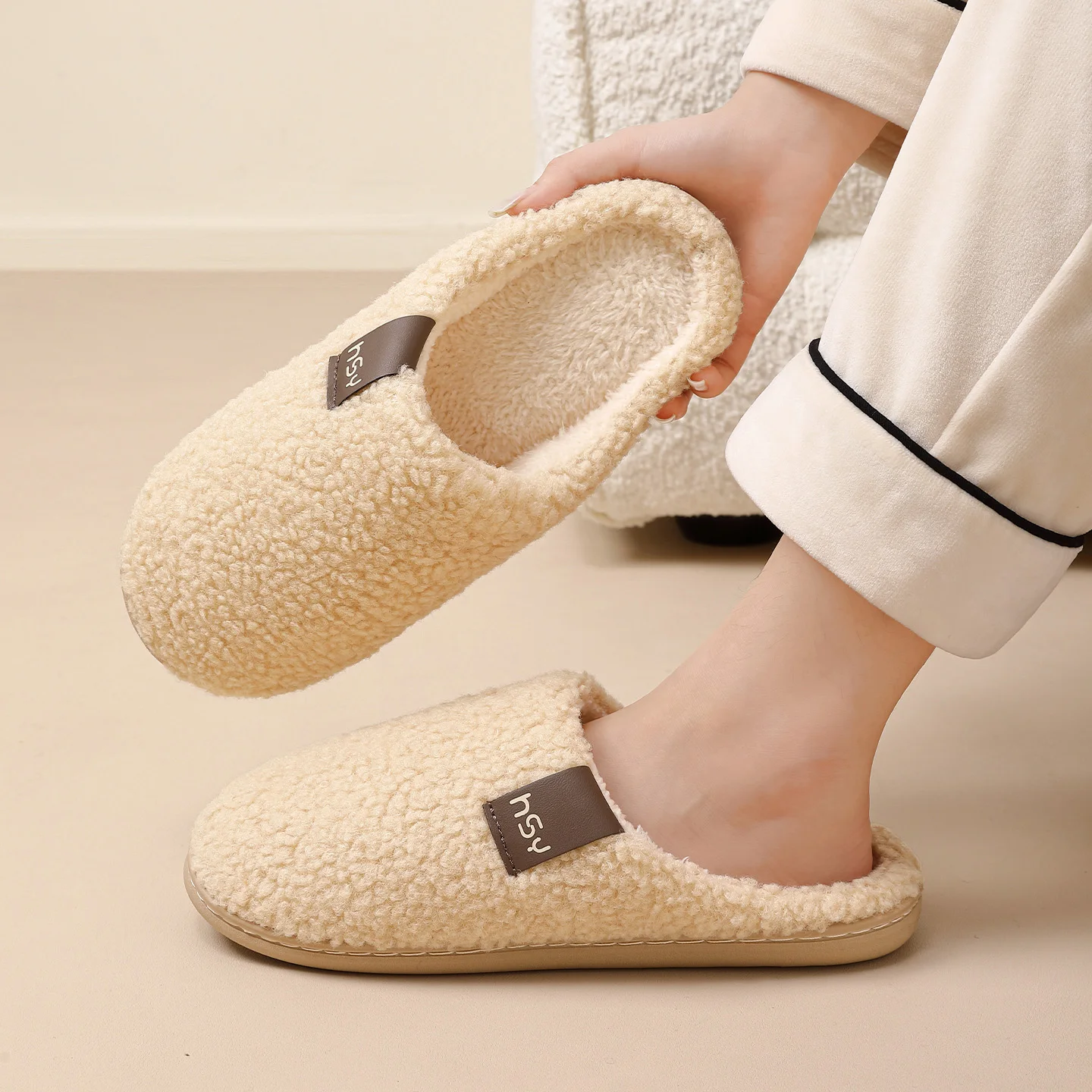 Winterwarme Plüsch-Hausschuhe für Damen und Herren, weiche, dicke Sohle, rutschfest, geräuschlos, für den Innenbereich, Baumwollschuhe, lässige Paar-Schuhe. – Detail 7