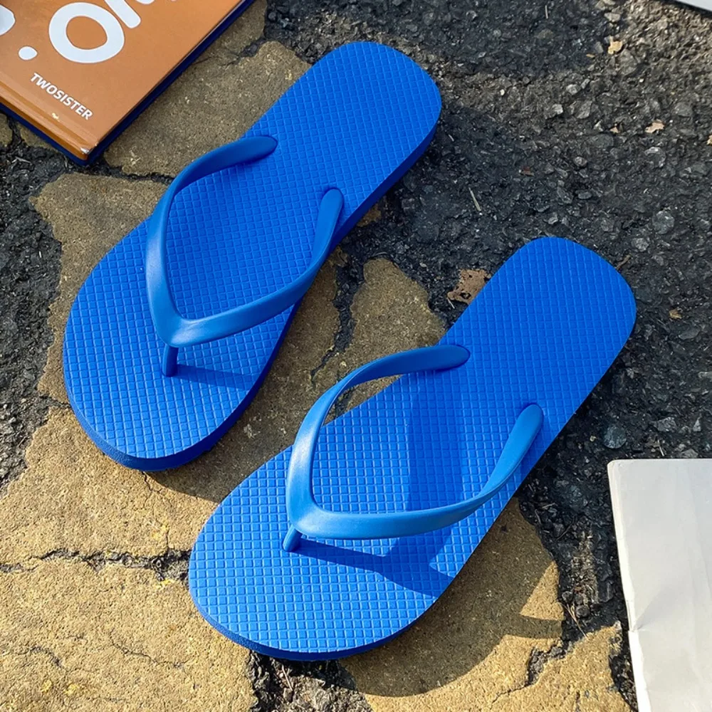 2025 new flip flops for women! Anti slip flat bottomed sandals, suitable for wearing beach shoes outside in summer