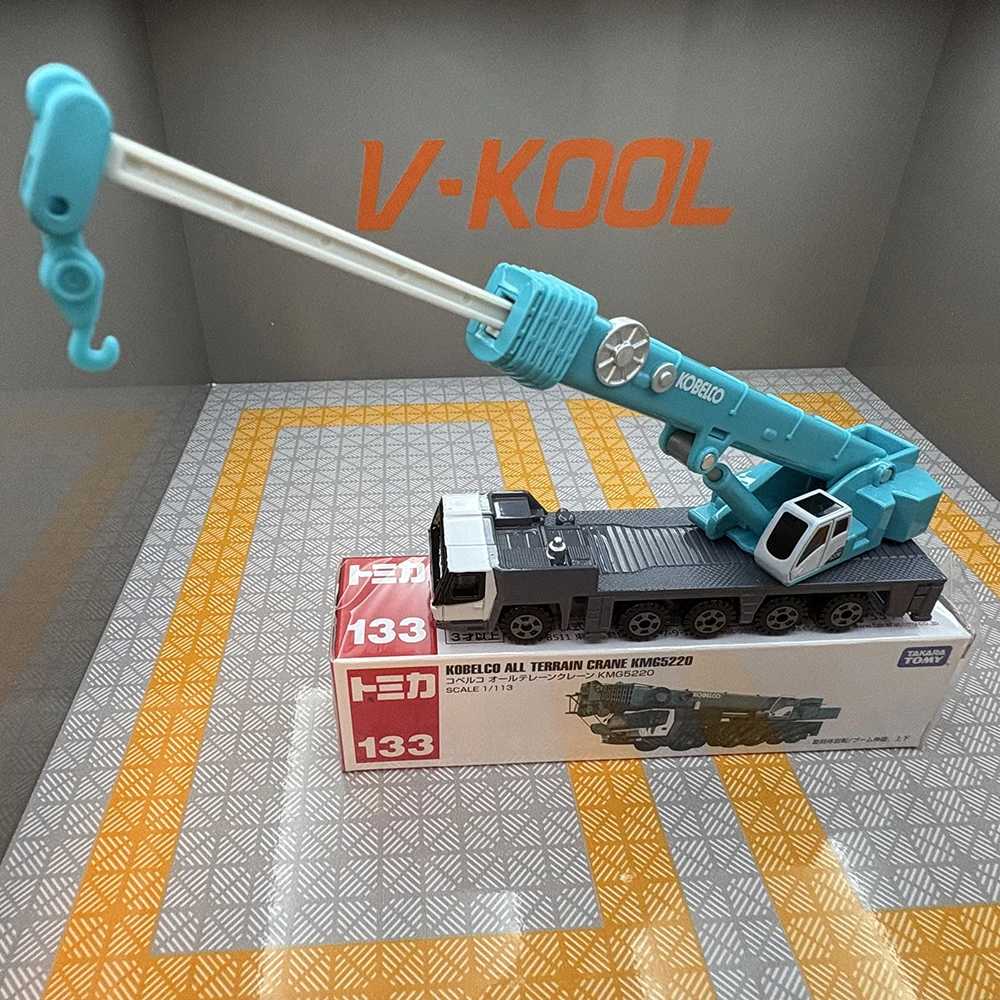 Takara Tomy Tomica Long Type No.133 Kobelco All-Terrain Crane KMG5220 Alloy Car Vehicle Diecast Metal Model Collection Display