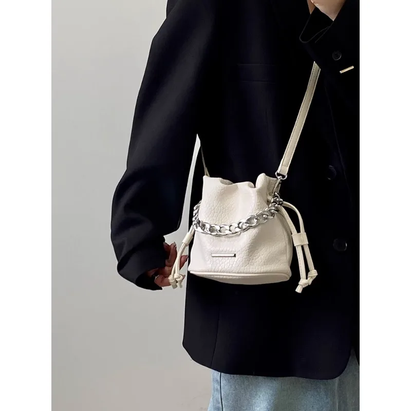 Luxury Brand 2024 Unique New Women\'s Crossbody Bag Summer Chain Bucket Bag High Quality Alligator Skin Texture White Tote