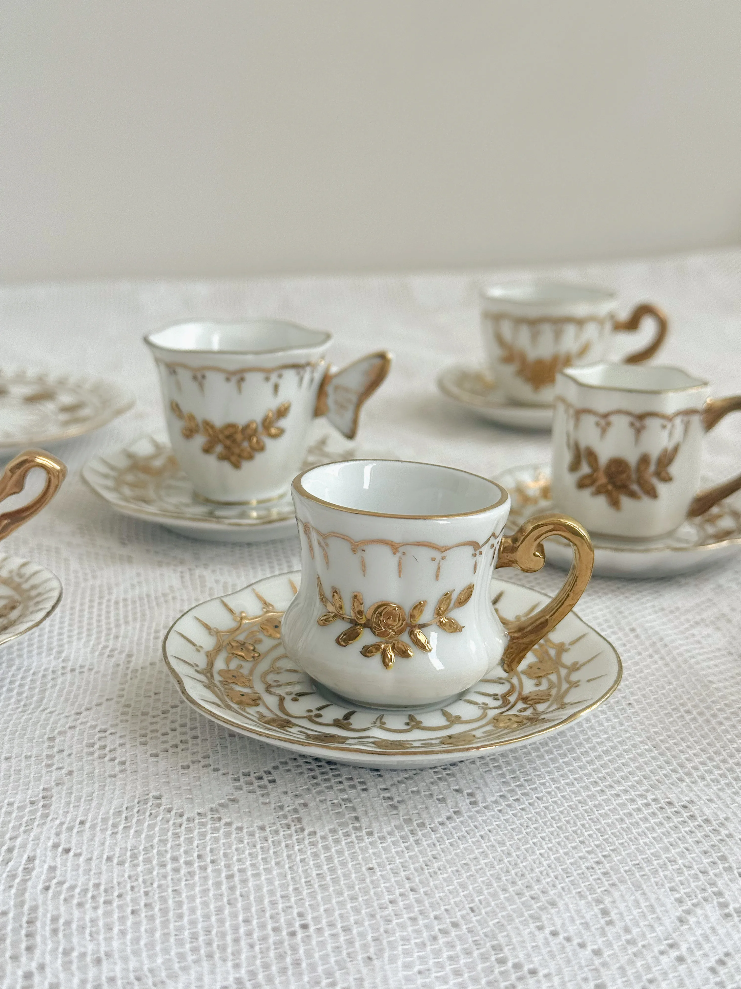 Platinum mini collection, antique porcelain, out of print craftsmanship, pile gold mini coffee cup