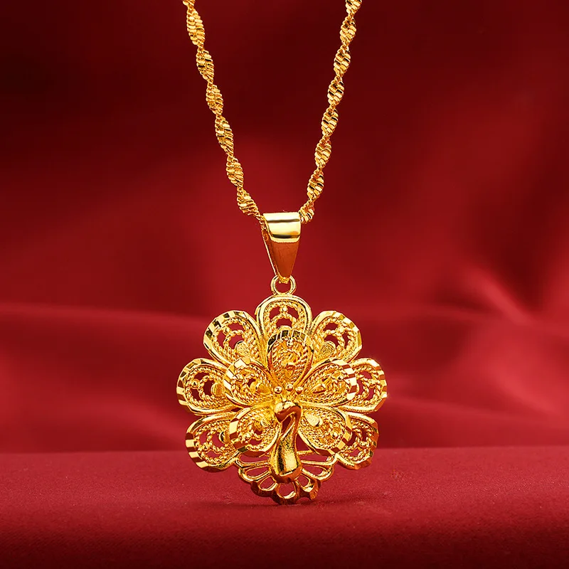 Elegant 24K Gold Sand Peacock Pendant - Non-Tarnish Necklace, High-Quality Gift for Valentine’s Day or Any Special Event