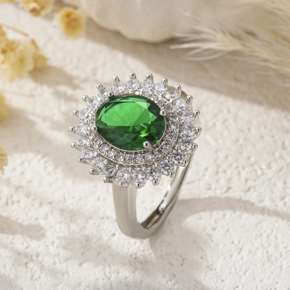 2026 Light Luxury Emerald Zircon Two-piece Set, Retro and Versatile, Fashionable Women's Ring Design, Trendy Pendant Necklace