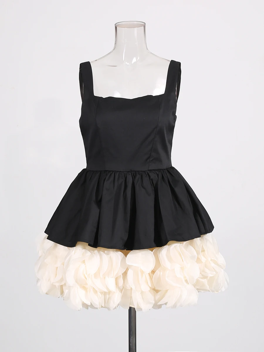 TWOTWINSTYLE Colorblock อารมณ์กระชับสัดส่วนชุดผู้หญิงสแควร์คอ Patchwork Ruffles พับชุดหญิงใหม่