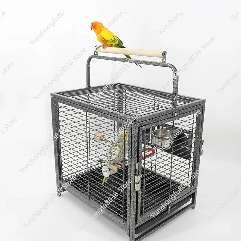 

Beloved's new portable birdcage comes out of the cage and goes out of the box Parrot's portable box bird goes out