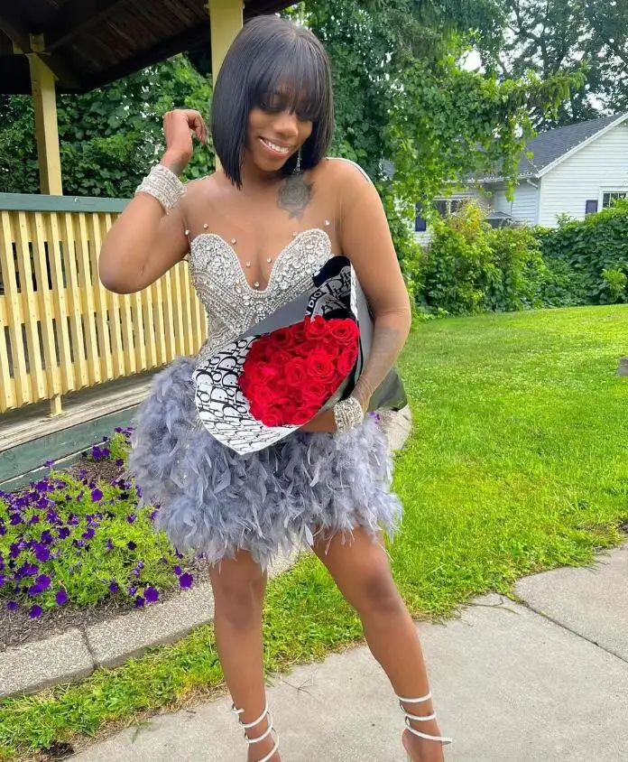 Silver Grey  Sparkly Short Prom Homecoming Dresses for Black Girl customsized Luxury Diamond Feather Birthday Party Gala Gown