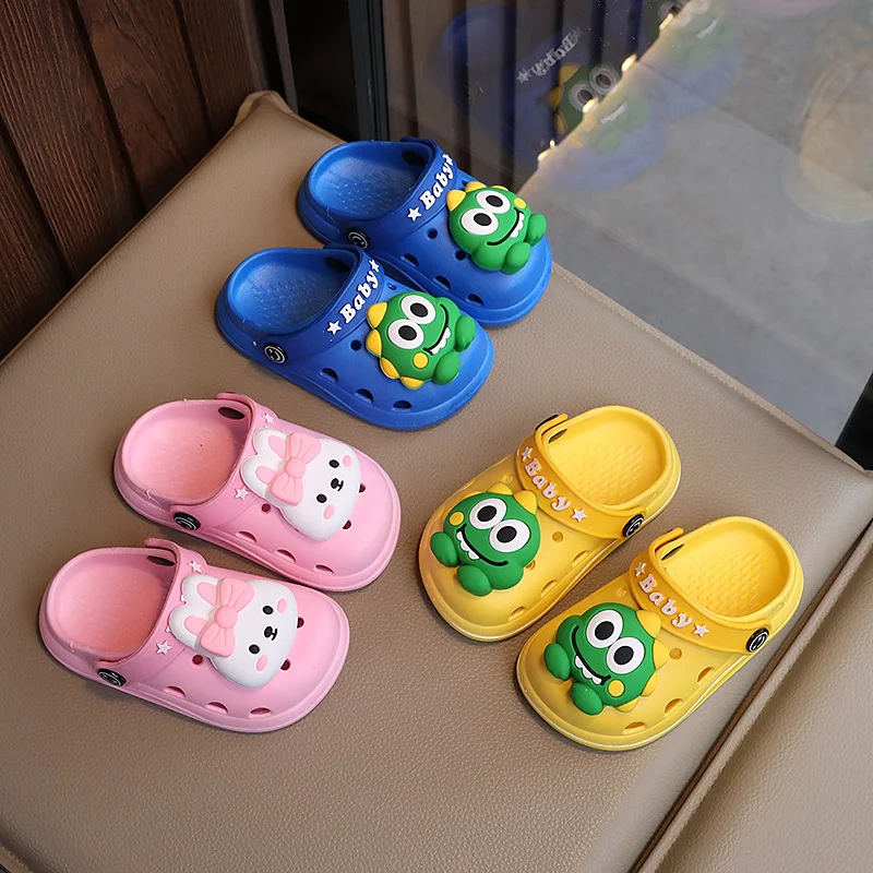 

2026 Children's Slippers Cute Cartoon Girls Boys with Soft Soles Baby Bags Perforated Shoes Home and Baby Sandals