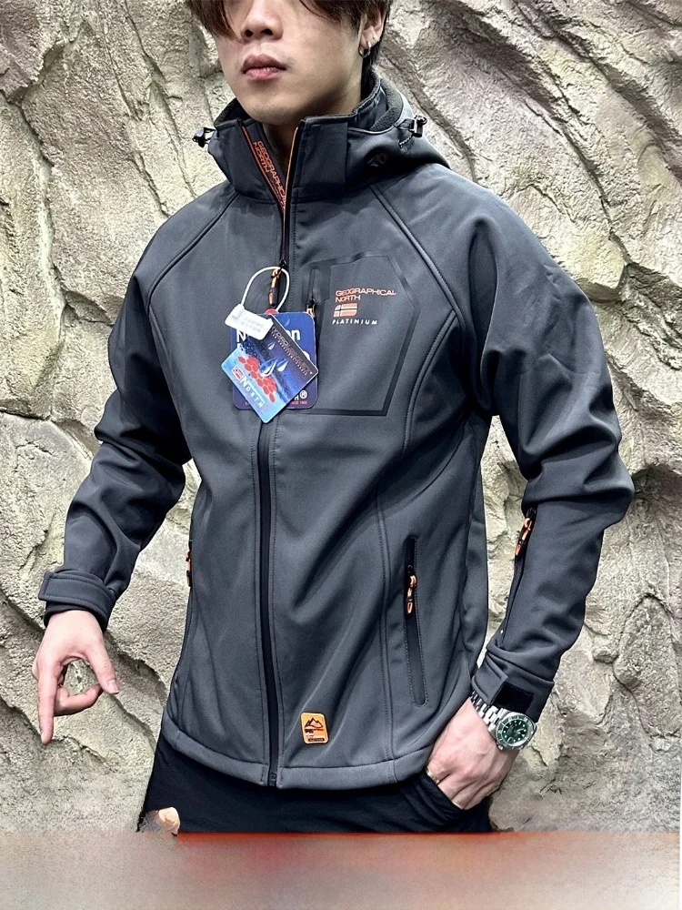 

Высококачественное уличное мужское пальто из мягкого ell Jaet на фей-подкладке, осенне-зимнее пальто на молнии с капюшоном и подставкой из полиэстера...