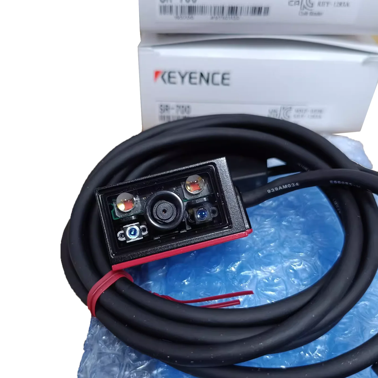 Brand New Original SR-700 Keyence Ultra-Compact 1D/2D Barcode Reader Short-Range Type In Stock