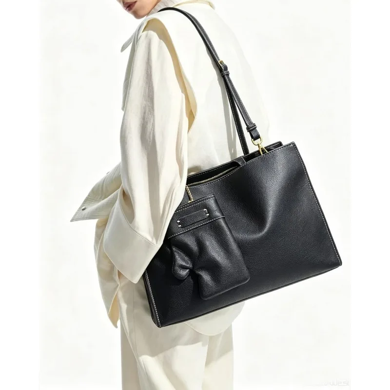 2026 Fall and Winter New Cross-border Lazy Wind British Personalized Design Tote Bag Gloves Pleated Large-capacity Shoulder Bag