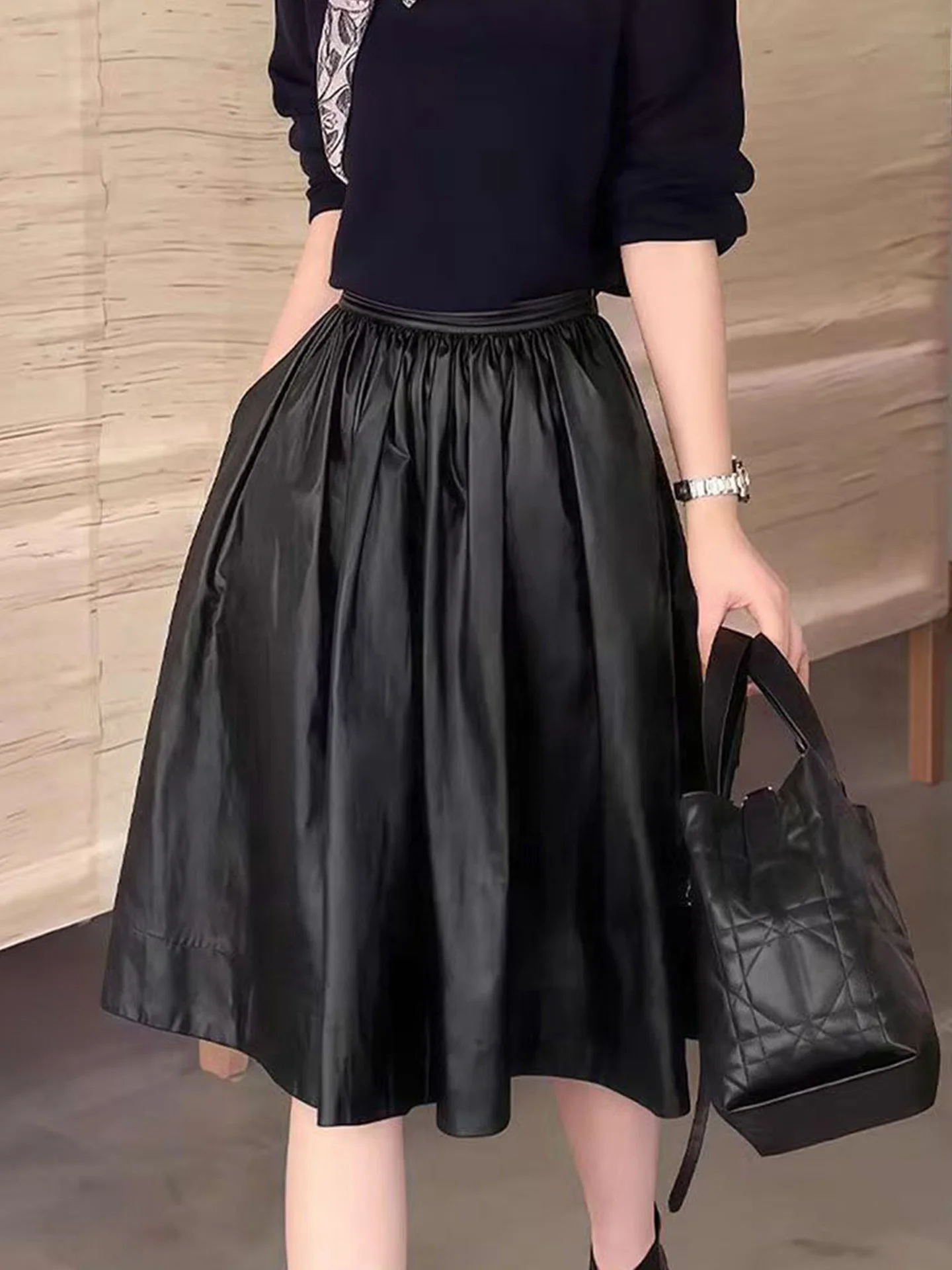 

High Waist A-Line Skirt for Women in Bla PU Leather with Pleated Design Slimming Effect Faionable Ele Sle