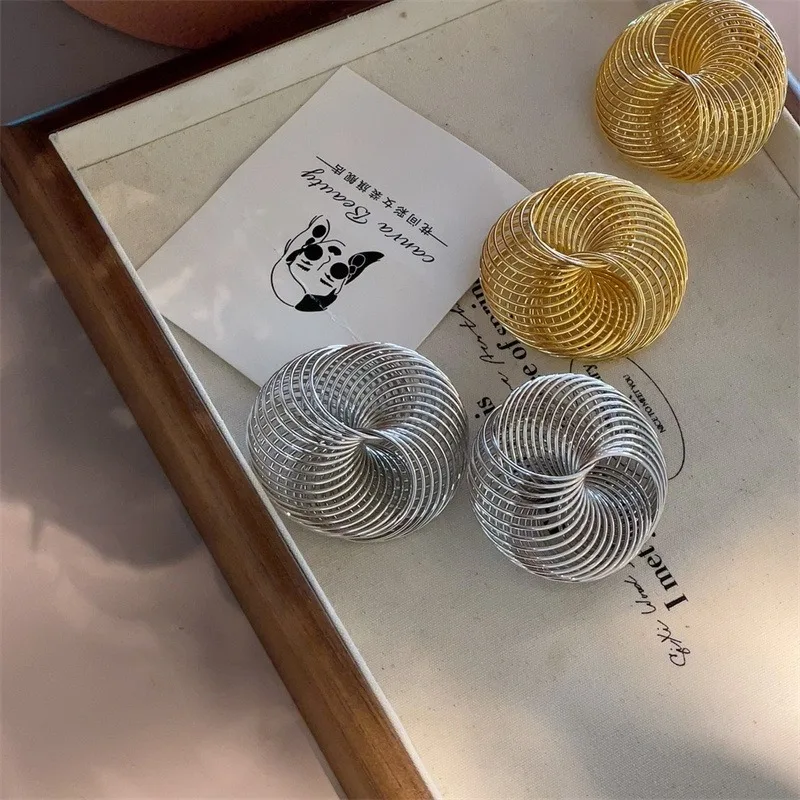 

2025 summer new exaggerated women's earrings metal wire bird's nest shaped earrings copper plated 18k gold charming earrings